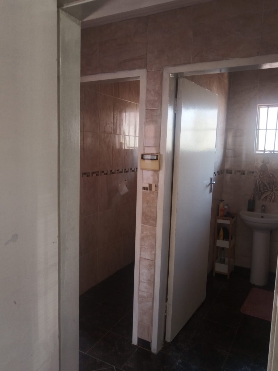 To Let 3 Bedroom Property for Rent in Lebanon North West